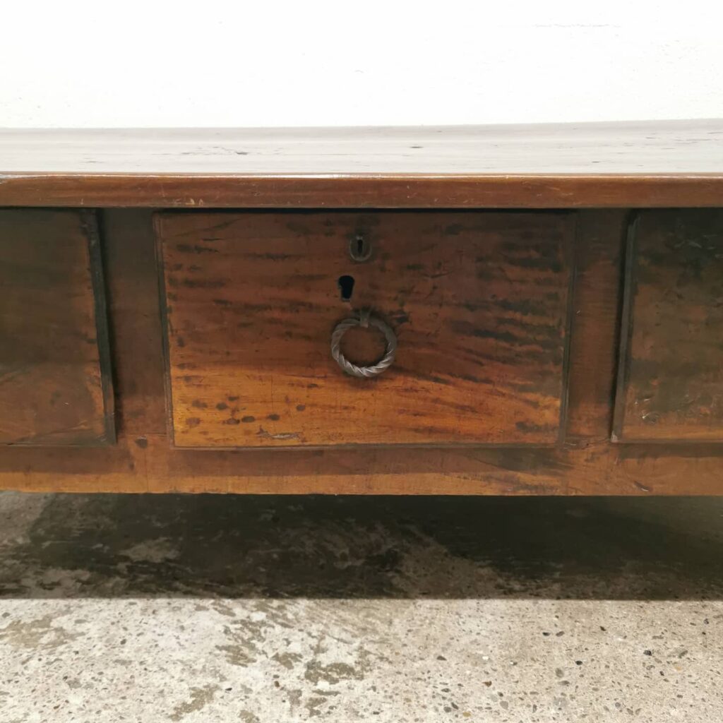 Instagram post from sale_atelier.het.ambacht. This post is in position 2.