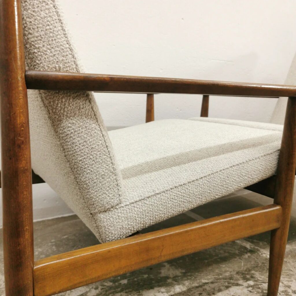 Instagram post from sale_atelier.het.ambacht. This post is in position 3.
