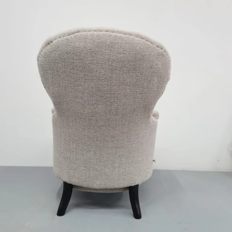 Instagram post from atelier.het.ambacht. This post is in position 9.