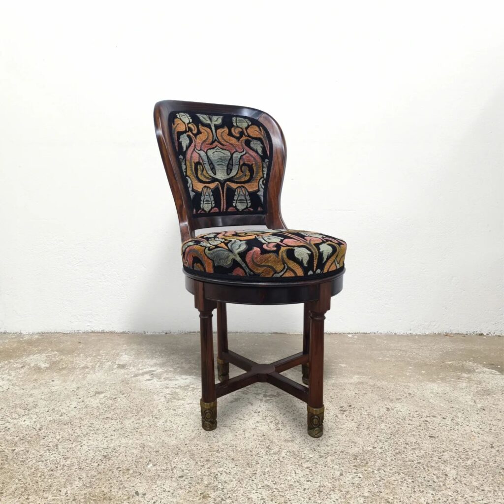 Instagram post from sale_atelier.het.ambacht. This post is in position 0.