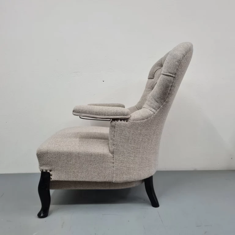 Instagram post from atelier.het.ambacht. This post is in position 6.