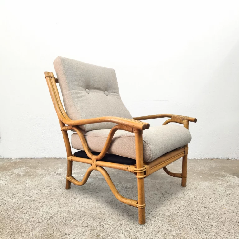 Instagram post from atelier.het.ambacht. This post is in position 0.