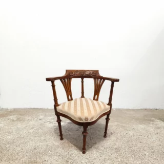 Instagram post from atelier.het.ambacht. This post is in position 4.