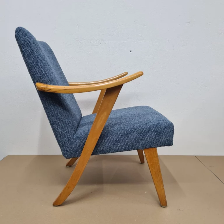 Instagram post from atelier.het.ambacht. This post is in position 2.