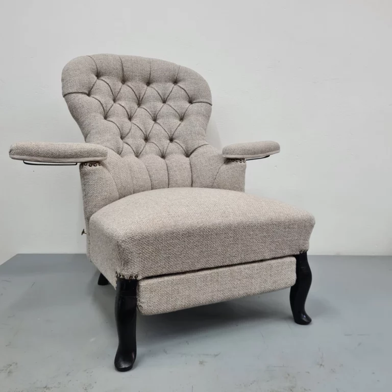 Instagram post from atelier.het.ambacht. This post is in position 3.
