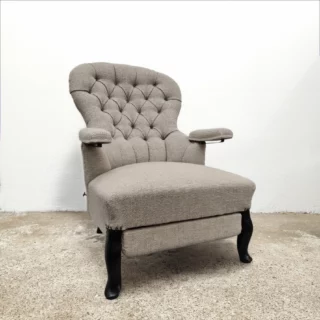 Instagram post from atelier.het.ambacht. This post is in position 1.